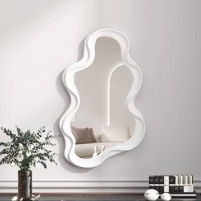 CurvyMirror